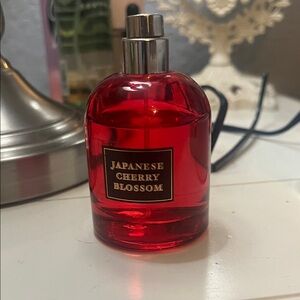 Bath & Body Works Japanese Cherry Blossom Body Oil - Vibrant Red
